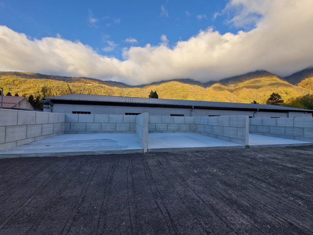 Construction de box de stockage en bloc de béton en Savoie